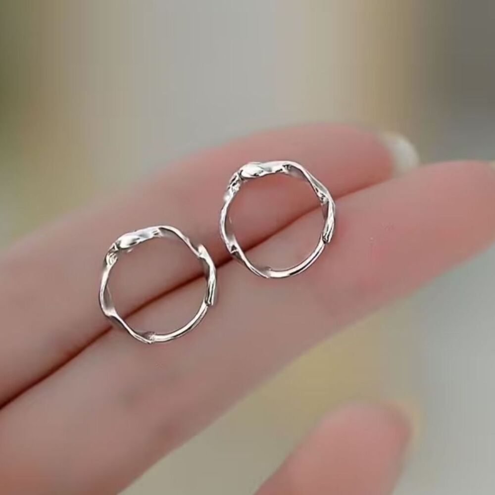 Silver Twist Small Hoop Earrings 0.5" Elegant Secure Classic Dainty Spiral New